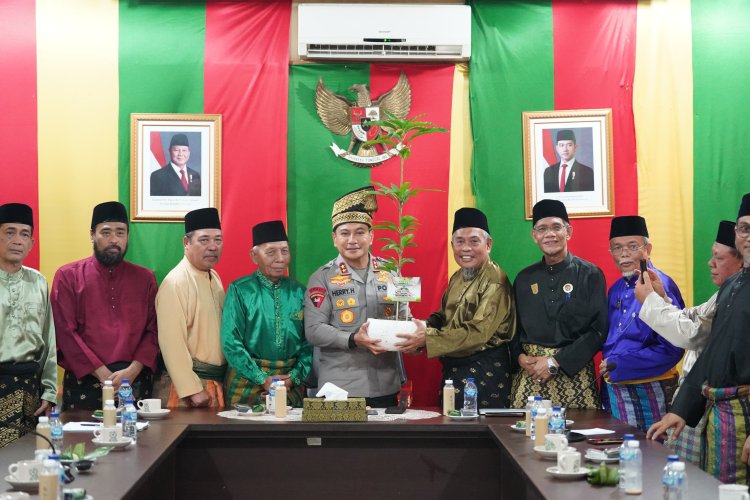 Perkuat Sinergitas,Kapolda Riau Kunjungi Dan Silaturahmi ke LAM Riau