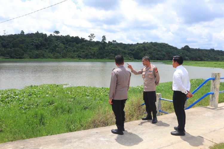 Polres Kampar Cek Kesiapsiagaan Embung Sungsang, Antisipasi Kebakaran Lahan di Musim Kemarau