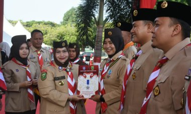 Bupati Bengkalis Hj. Kasmarni Pimpin Upacara Hari Pramuka ke-65 Guna Perkuat Jajaran