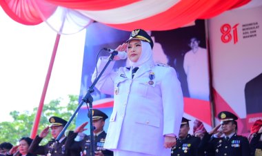 Khidmat, Bupati Kasmarni Pimpin Upacara Peringatan Detik-Detik Proklamasi Kemerdekaan RI Ke-81