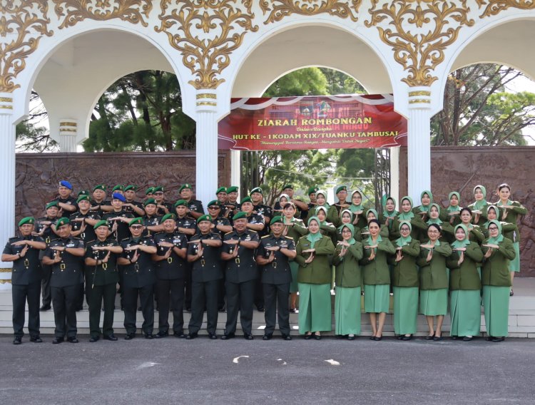 Ziarah Rombongan HUT Ke-1 Kodam XIX/Tuanku Tambusai, Kodim 0301/Pekanbaru Perkuat Nilai Patriotisme