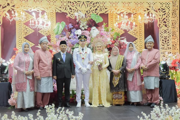 Wabup Bagus Santoso Jadi Inspektur Upacara Pernikahan Purna Praja IPDN Farrid dan Dinna